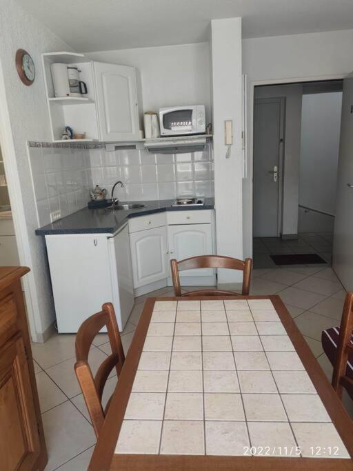 T2 Clim Avec Terrasse Et Place De Parking Privative Balaruc-les-Bains Luaran gambar