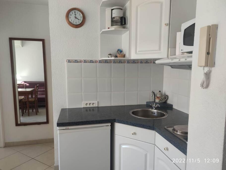 T2 Clim Avec Terrasse Et Place De Parking Privative Balaruc-les-Bains Luaran gambar