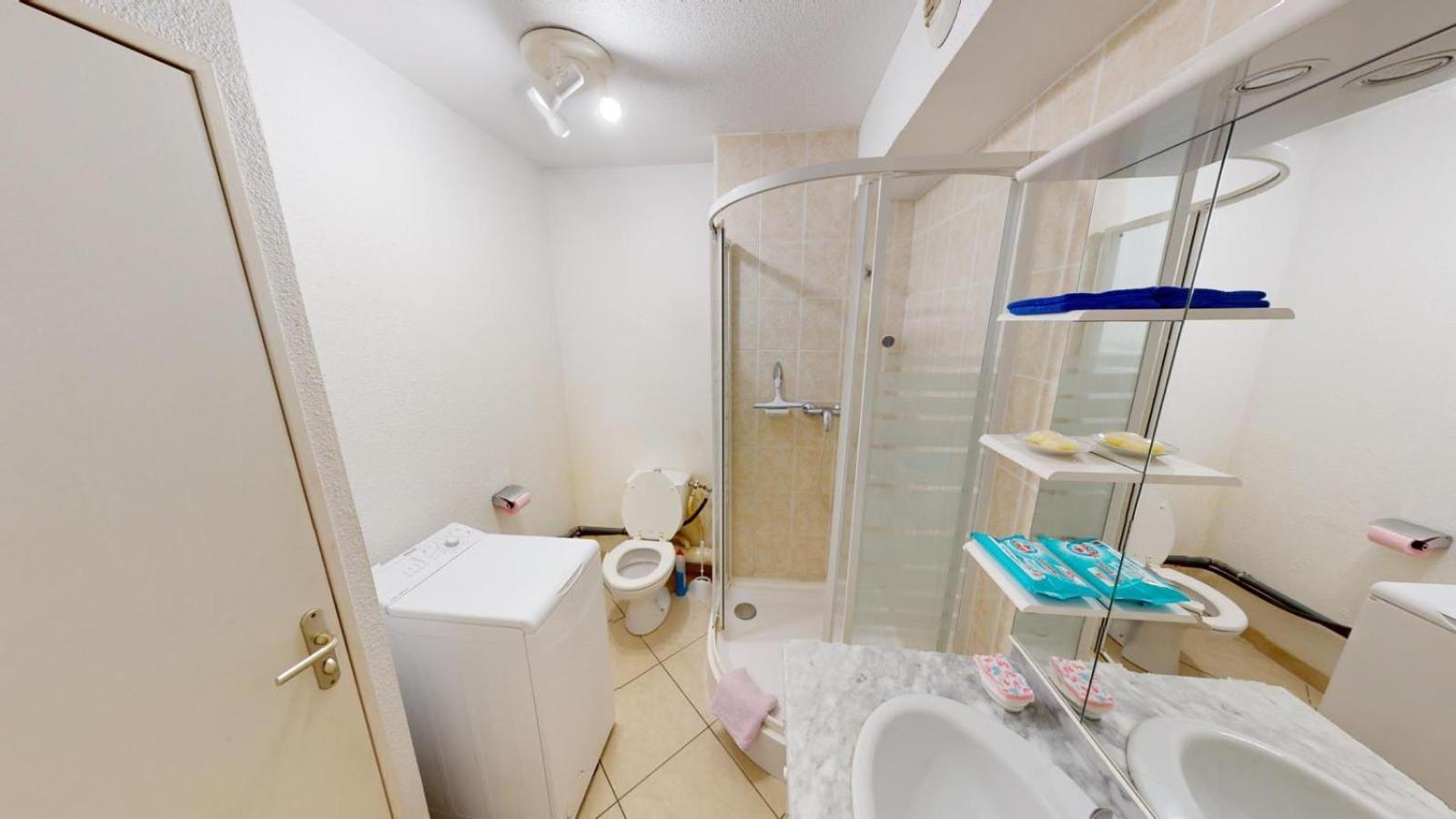 T2 Clim Avec Terrasse Et Place De Parking Privative Balaruc-les-Bains Luaran gambar